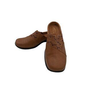 Womens 8.5 Brown Slip-On Mules With Cutout Design